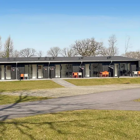 Fin I Med Innendørs Svømmebasseng