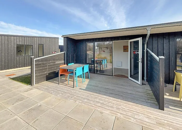 In With Indoor Swimming Pool * فيجين