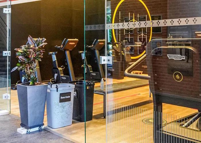 In With Indoor Swimming Pool شقة